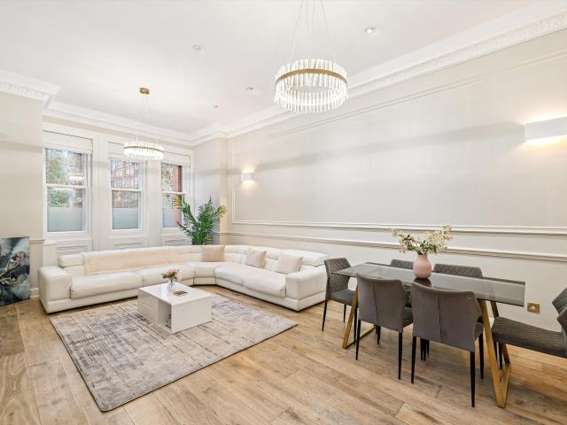 Apartment for rent in Chelsea, Greater London