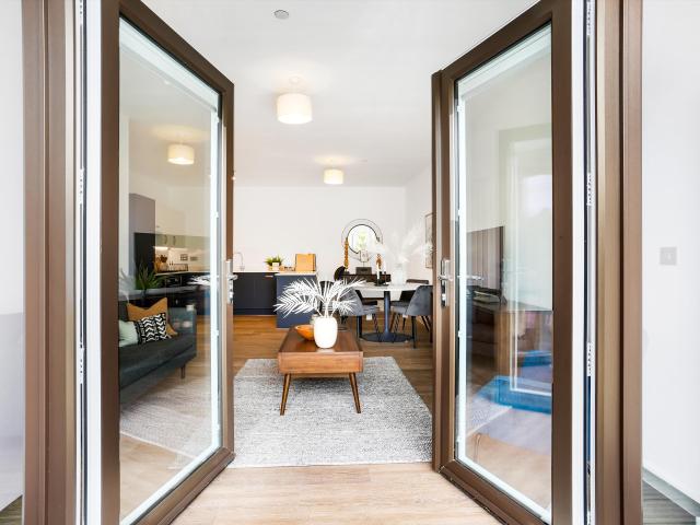 Apartment for rent in Ashley Park, Surrey