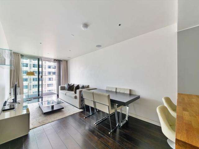 Apartment for rent in Lyons, Greater London