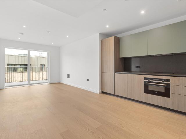 Apartment for rent in Sands End, Greater London