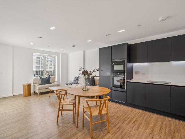 Apartment for rent in North Kensington, Greater London