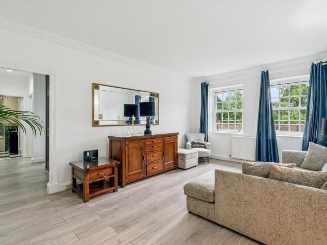 Apartment for rent in Southfields, Greater London