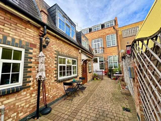 House for rent in Holloway, Greater London