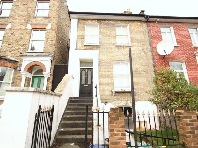 Apartment for rent in Shacklewell, Greater London