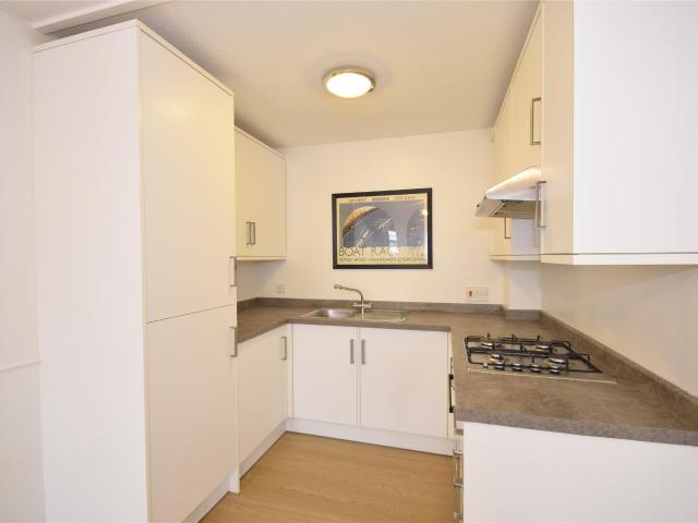 Apartment for rent in Red Hill, Surrey