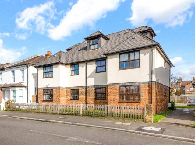 Apartment for rent in London Borough of Merton, Mitcham