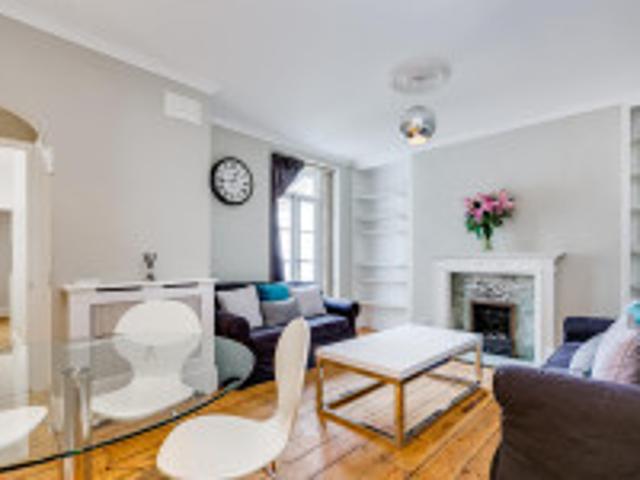 Apartment for rent in Lot's Village, Greater London
