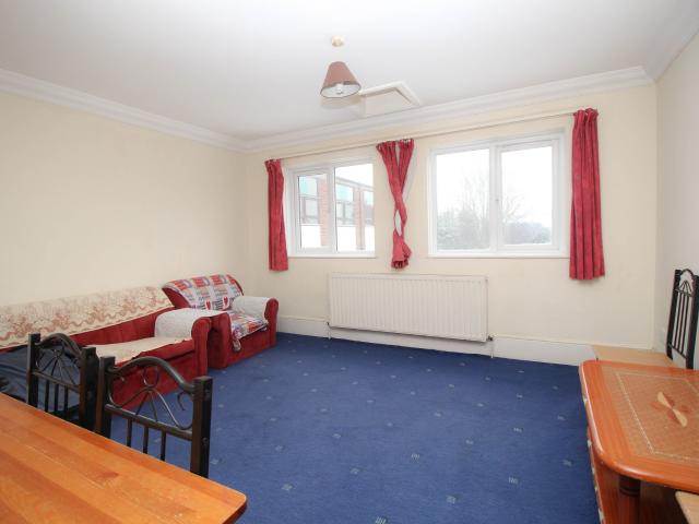 Apartment for rent in Seven Kings, Greater London