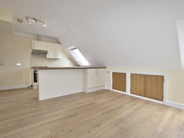 Apartment for rent in Red Hill, Surrey