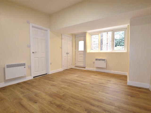 Apartment for rent in Red Hill, Surrey