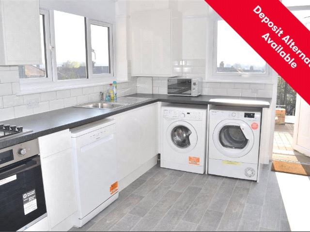 Apartment for rent in Worcester Park, Greater London