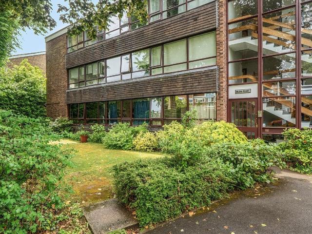 Apartment for rent in Surbiton, Greater London