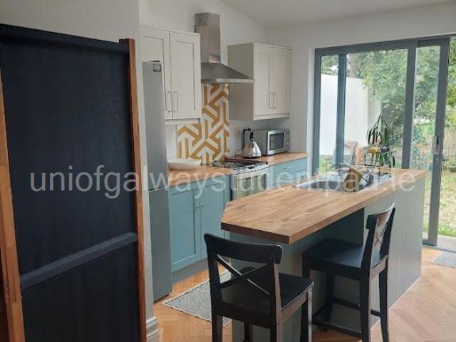 Apartment to rent in Ballynahown, Connacht