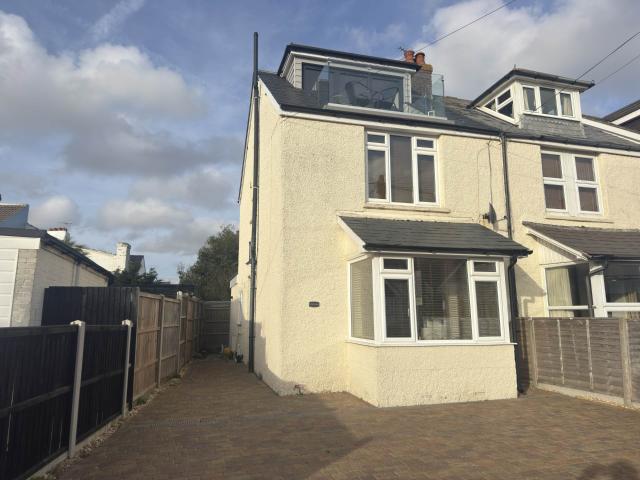 Apartment for rent in Felpham, Arun