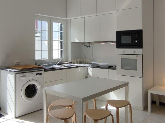 Apartamento alugar em Praia Da Vitória, Praia da Vitória (Santa Cruz)