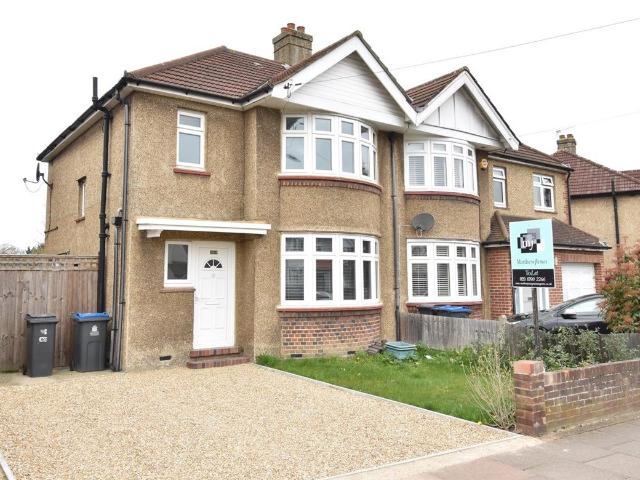 Apartment for rent in Oakhill, Greater London