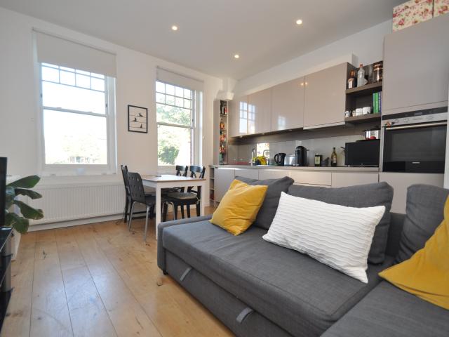 Apartment for rent in Victoria, Greater London