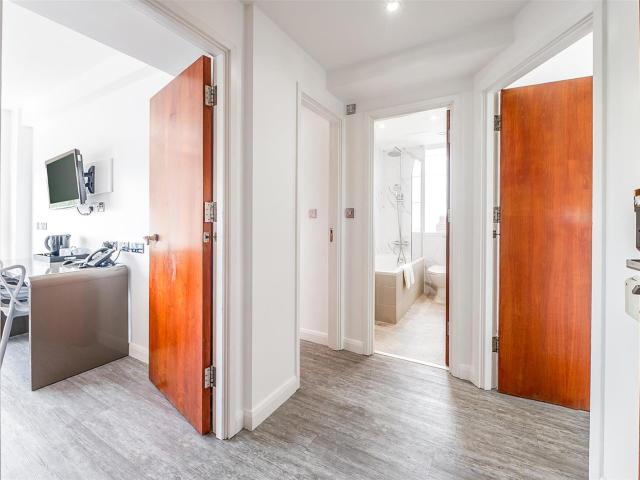 Apartment for rent in Victoria, Greater London
