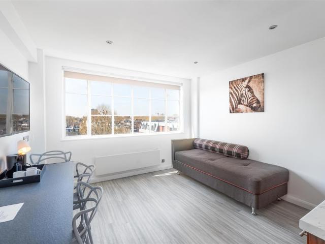 Apartment for rent in Victoria, Greater London