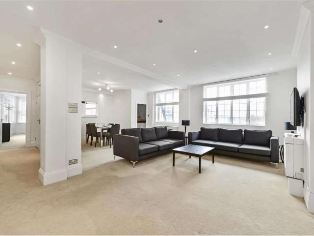 Apartment for rent in Marylebone, Greater London