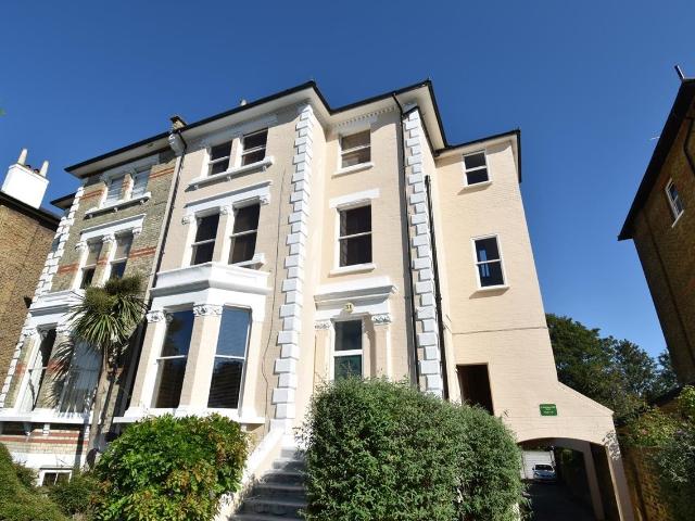Apartment for rent in Surbiton, Greater London