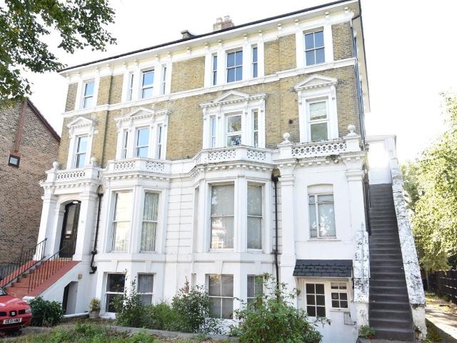 Apartment for rent in Berrylands, Greater London