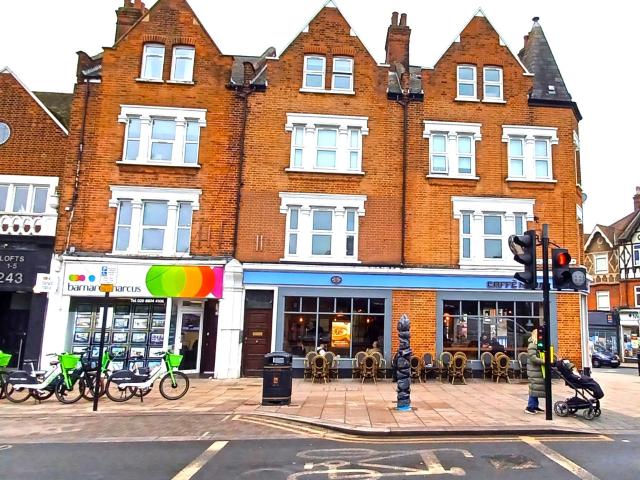 Apartment for rent in Southfields, Greater London