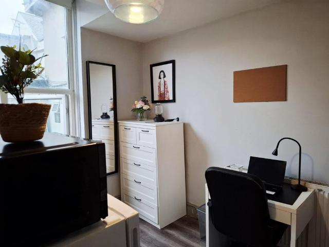 Studio to rent in Bluebell, North Tipperary