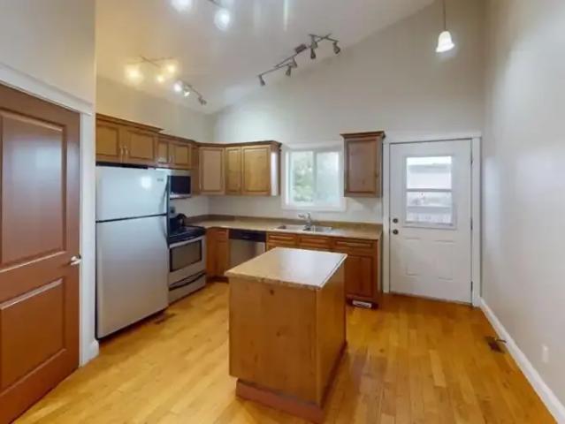 Apartment for rent in Hill District, Town of Hinton