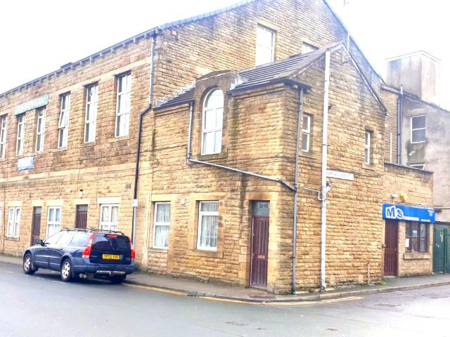 Apartment for rent in Long Lee, West Yorkshire