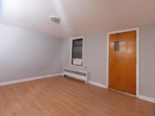 Apartment for rent in Mulhurst Bay, Ontario