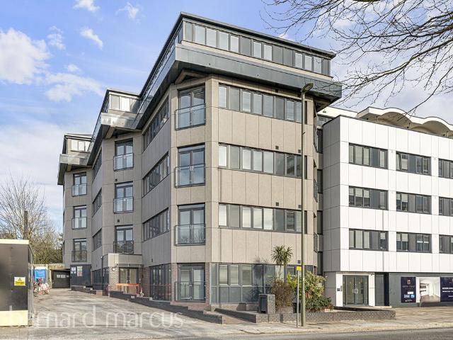 Apartment for rent in Whetstone, Oakleigh Park