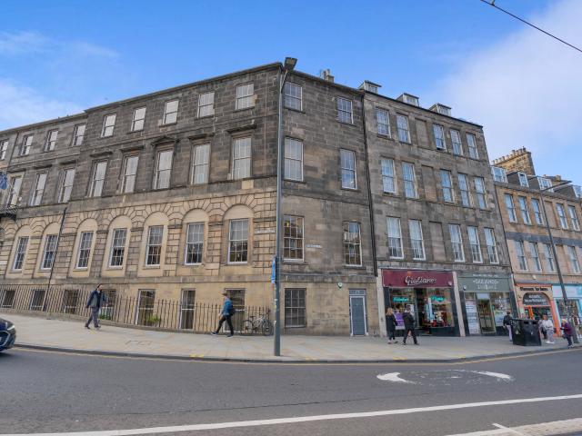 Apartment for rent in Gayfield, Broughton