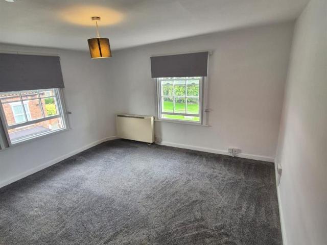 Apartment for rent in Crowle and Ealand, Crowle
