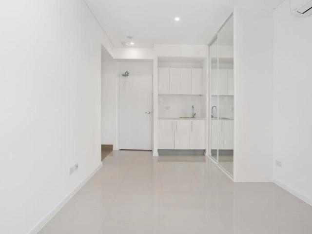 Apartment for rent in Toongabbie, Sydney
