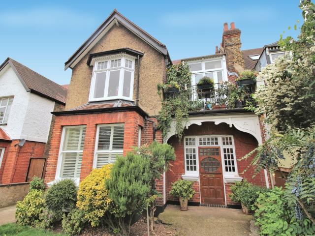 Apartment for rent in Mapesbury, Greater London