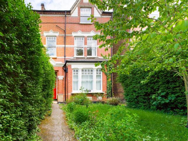 Apartment for rent in Tulse Hill, Greater London