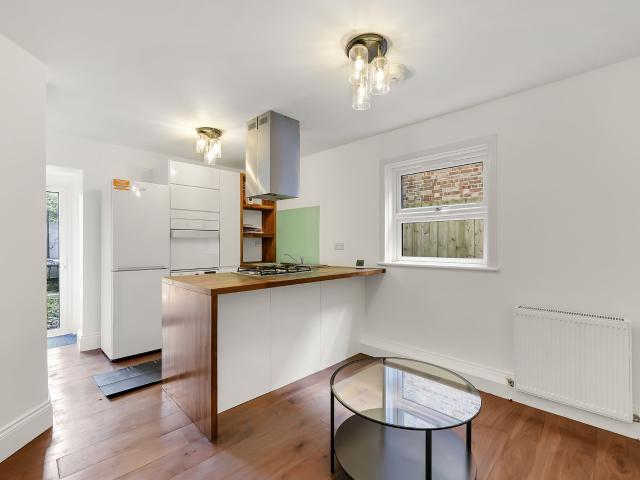 Apartment for rent in Harlesden, Greater London