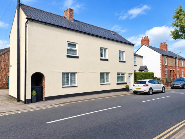 Apartment for rent in Park Hall, Whittington