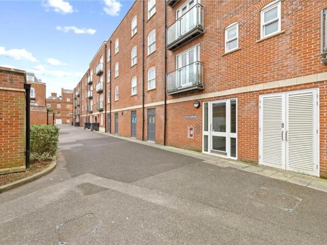Apartment for rent in Priddy's Hard, Middlecroft