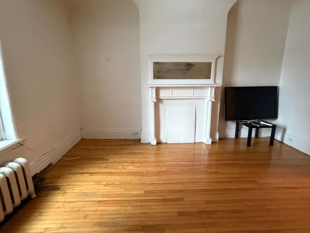 Apartment for rent in Mulhurst Bay, Ontario