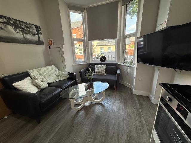 Apartment for rent in Compton Acres, Barton In Fabis