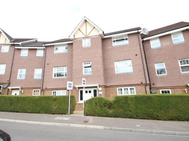 Apartment for rent in Petts Wood, Greater London