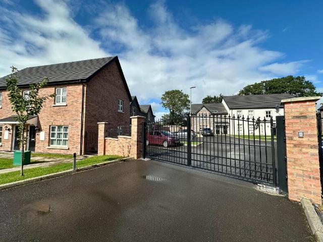Apartment for rent in Antrim, Northern Ireland