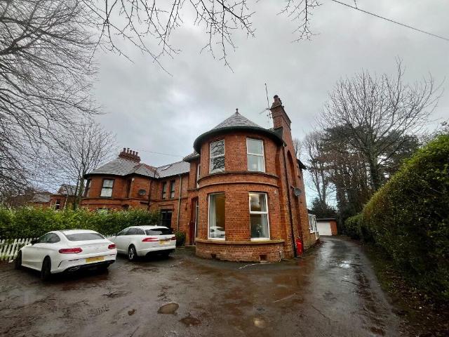 Apartment for rent in Balmoral, Northern Ireland