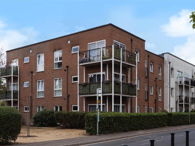 Apartment for rent in Red Hill, Surrey