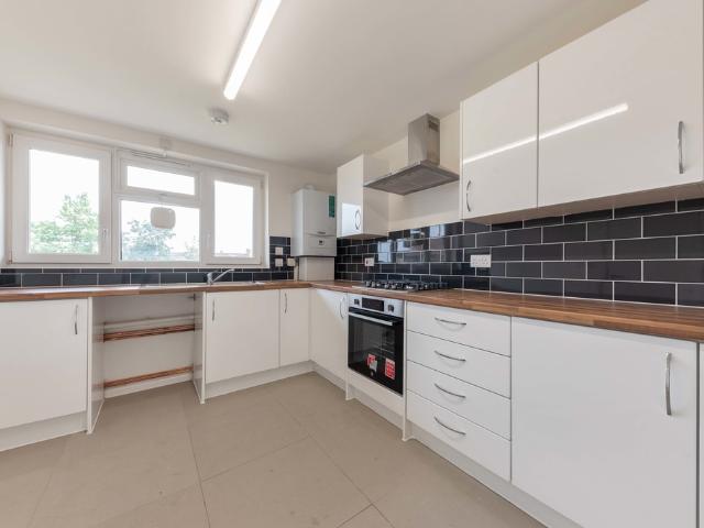 Apartment for rent in Noel Park, Greater London