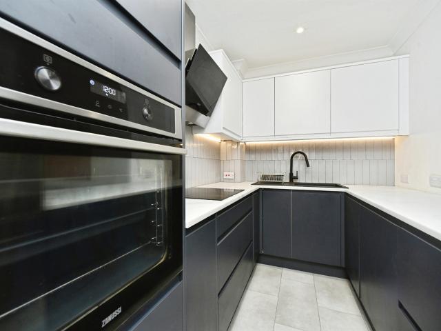 Apartment for rent in Brunswick, Hove