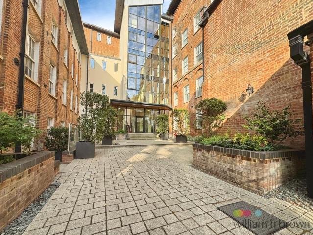Apartment for rent in Lakenham, East Bank