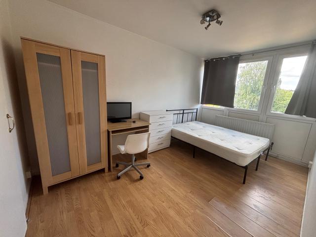 Apartment for rent in Roehampton, Greater London